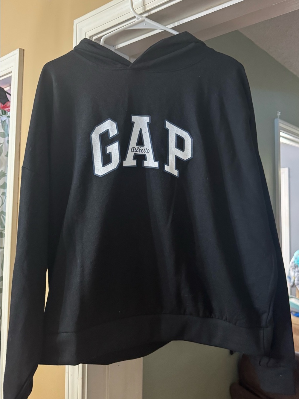 GAP sweatshirt
